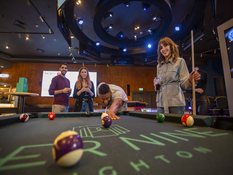 American Pool Table for 1 hour inc 2 bottles of beer